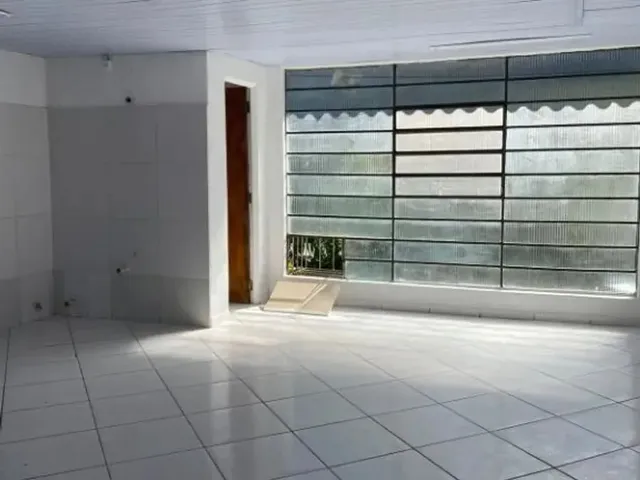 Sala para alugar, no bairro Água Verde em Curitiba