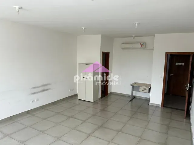 Sala com 43m², para alugar, no bairro Jardim das Indústrias em São José dos Campos