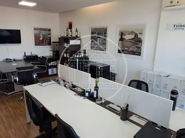 Sala com 42m², à venda ou para alugar, no bairro Chácara Santo Antônio (Zona Sul) em São Paulo
