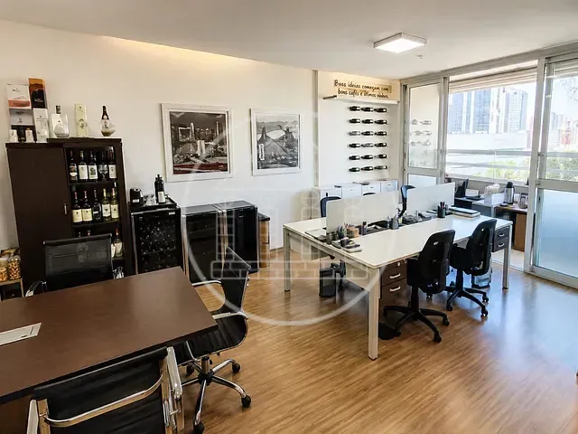 Sala com 42m², à venda ou para alugar, no bairro Chácara Santo Antônio (Zona Sul) em São Paulo