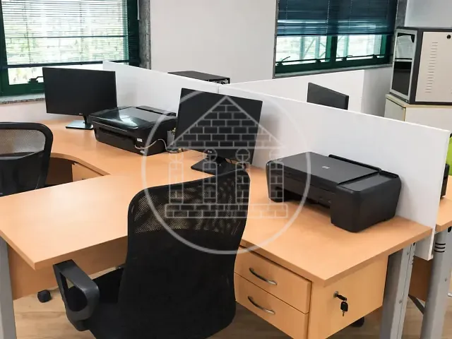 Sala à venda, no bairro Vila Olímpia em São Paulo