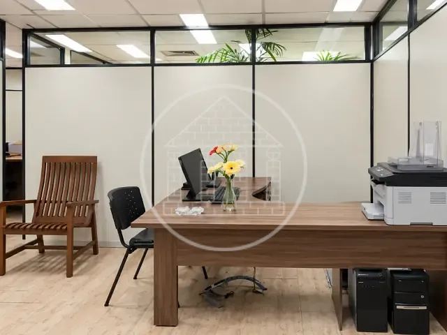 Sala à venda, no bairro Vila Olímpia em São Paulo