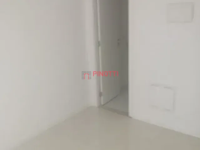 Sala à venda, no bairro Vila Santa Rita de Cássia em São Bernardo do Campo