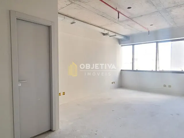 Sala para alugar, no bairro Floresta em Porto Alegre