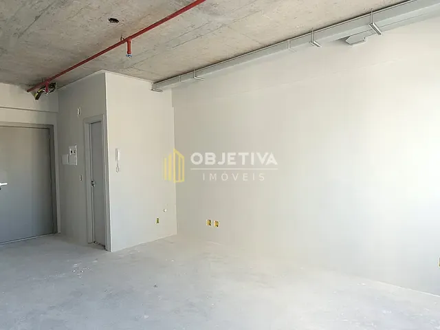 Sala para alugar, no bairro Floresta em Porto Alegre