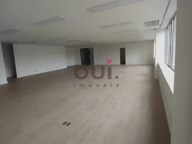 Sala com 200m², para alugar, no bairro Vila Olímpia em São Paulo