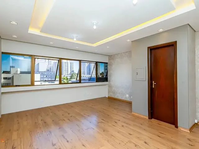 Sala à venda, no bairro Portão em Curitiba