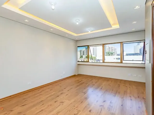 Sala à venda, no bairro Portão em Curitiba