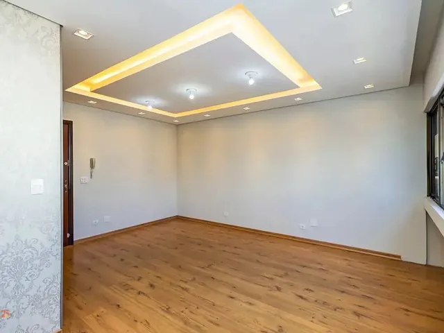 Sala à venda, no bairro Portão em Curitiba