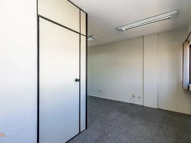 Sala à venda, no bairro Portão em Curitiba