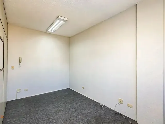 Sala à venda, no bairro Portão em Curitiba