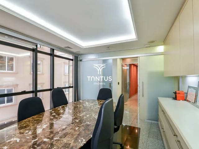 Sala à venda, no bairro Centro em Curitiba