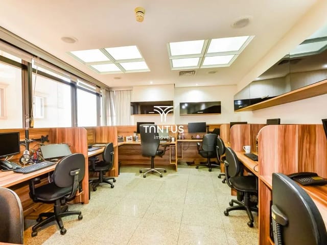 Sala à venda, no bairro Centro em Curitiba