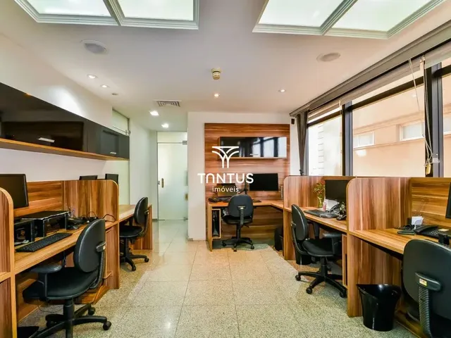 Sala à venda, no bairro Centro em Curitiba