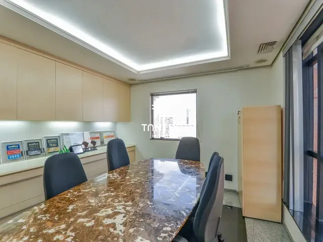 Sala à venda, no bairro Centro em Curitiba