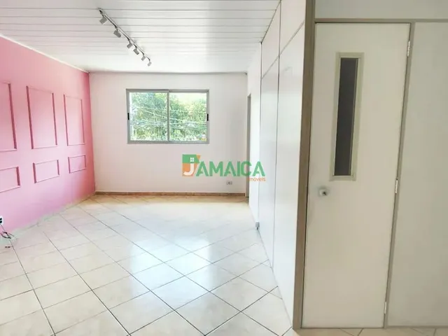 Sala com 28m², para alugar, no bairro Uberaba em Curitiba
