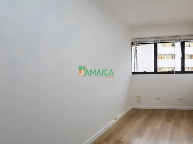 Sala com 76m², para alugar, no bairro Mercês em Curitiba