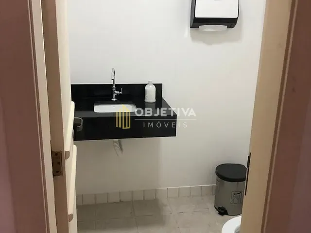 Sala com 59m², à venda ou para alugar, no bairro Petrópolis em Porto Alegre
