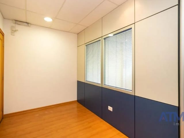 Sala à venda ou para alugar, no bairro Mossunguê em Curitiba