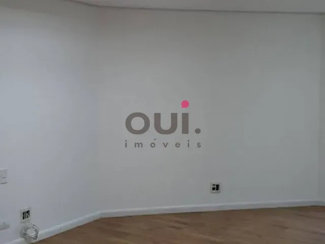 Sala à venda ou para alugar, no bairro Cidade Monções em São Paulo