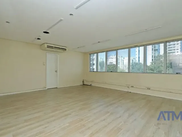 Sala à venda, no bairro Mossunguê em Curitiba