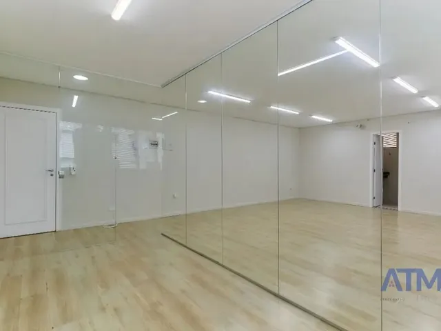 Sala à venda ou para alugar, no bairro Mossunguê em Curitiba
