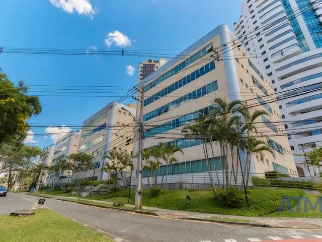 Sala à venda ou para alugar, no bairro Mossunguê em Curitiba