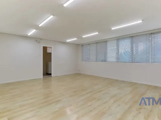 Sala à venda ou para alugar, no bairro Mossunguê em Curitiba