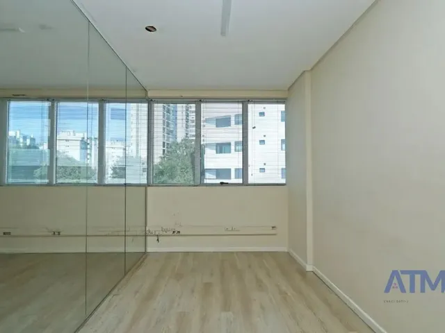Sala à venda, no bairro Mossunguê em Curitiba