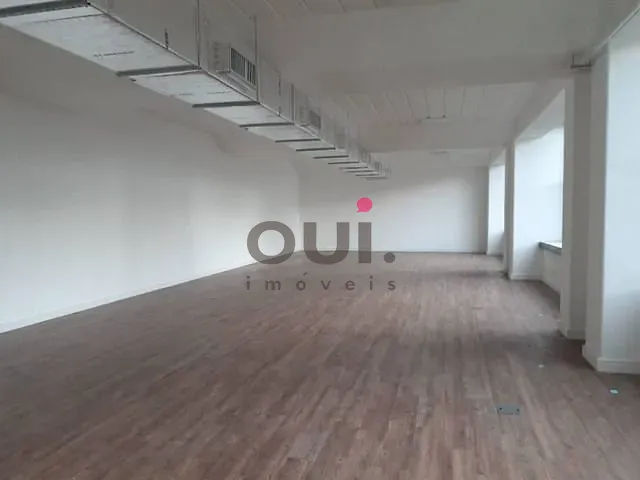 Sala à venda ou para alugar, no bairro Cidade Monções em São Paulo