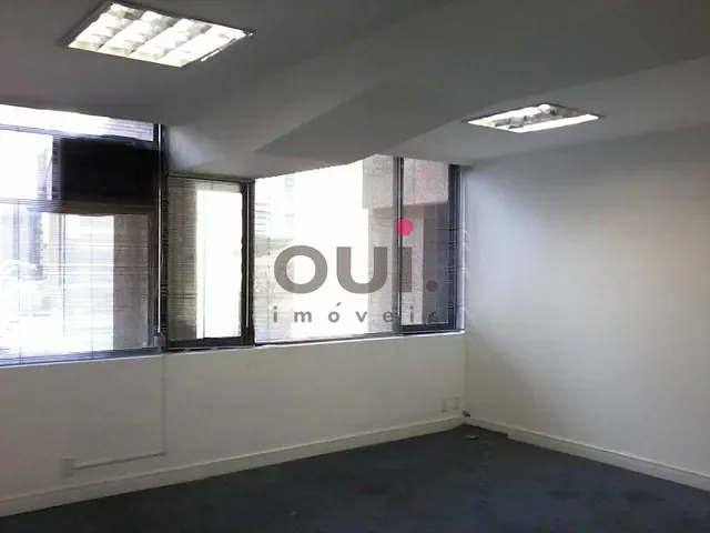 Sala à venda ou para alugar, no bairro Cidade Monções em São Paulo