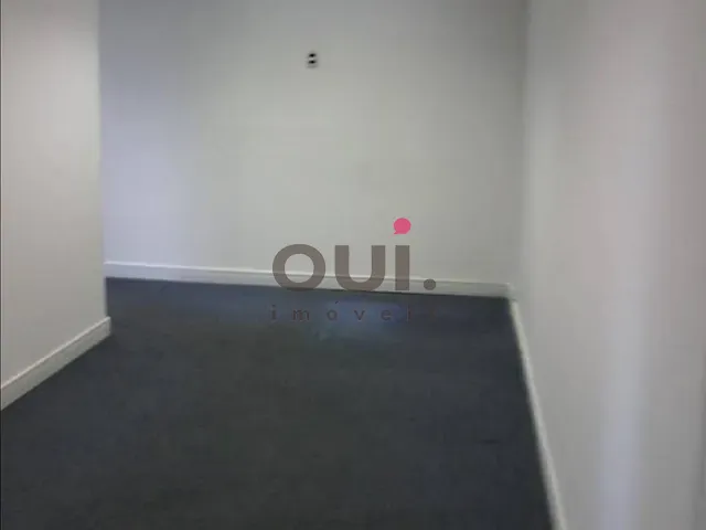 Sala à venda ou para alugar, no bairro Cidade Monções em São Paulo