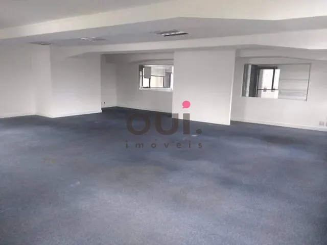 Sala à venda ou para alugar, no bairro Cidade Monções em São Paulo