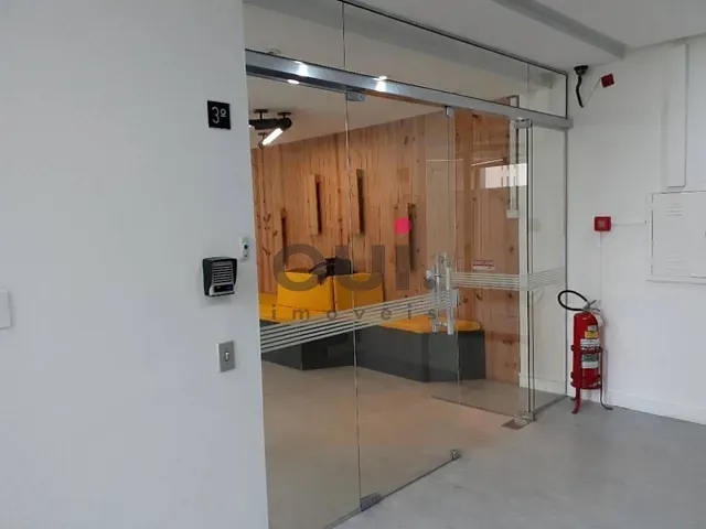 Sala à venda ou para alugar, no bairro Vila Olímpia em São Paulo