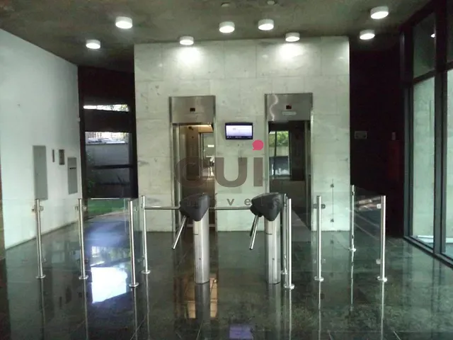 Sala à venda ou para alugar, no bairro Vila Olímpia em São Paulo