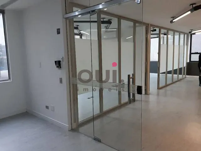 Sala à venda ou para alugar, no bairro Vila Olímpia em São Paulo