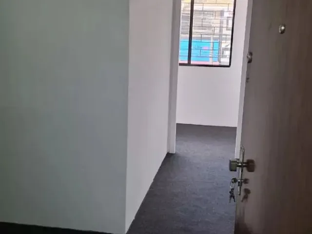 Sala para alugar, no bairro Novo Mundo em Curitiba