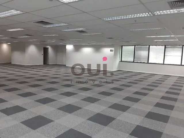 Sala à venda ou para alugar, no bairro Pinheiros em São Paulo