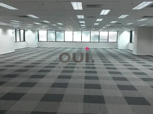 Sala à venda ou para alugar, no bairro Pinheiros em São Paulo