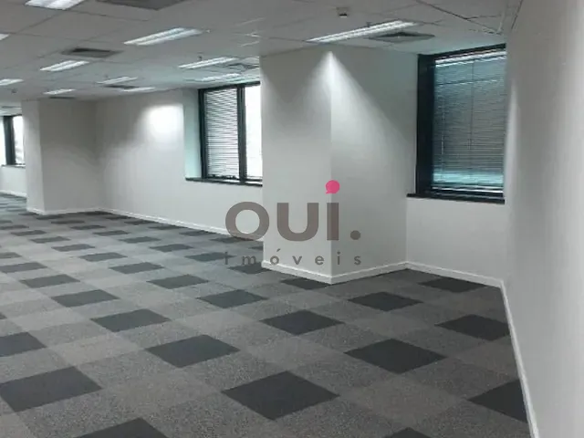 Sala à venda ou para alugar, no bairro Pinheiros em São Paulo