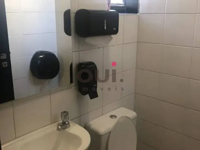 Sala à venda, no bairro Moema em São Paulo
