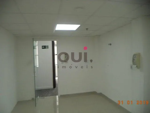 Sala à venda ou para alugar, no bairro Republica em Embu das Artes