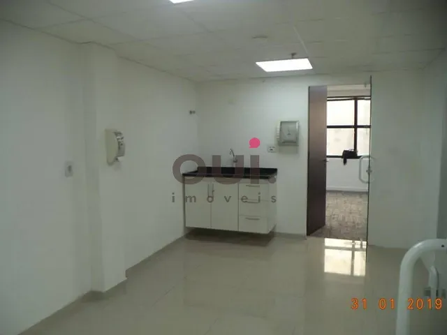 Sala à venda ou para alugar, no bairro Republica em Embu das Artes