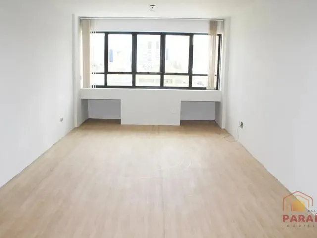 Sala à venda, no bairro Centro em Curitiba