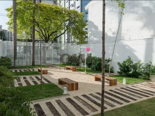 Sala à venda, no bairro Moema em São Paulo