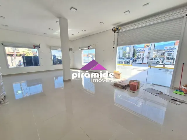 Sala com 112m², para alugar, no bairro Centro em Caraguatatuba