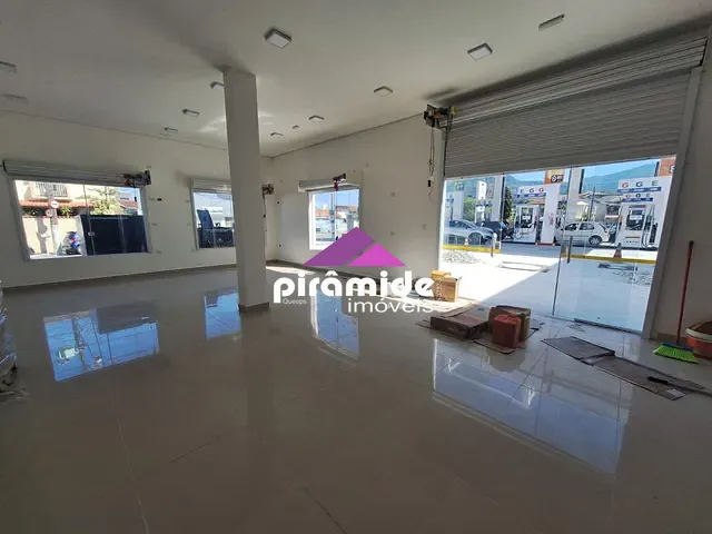 Sala com 112m², para alugar, no bairro Centro em Caraguatatuba