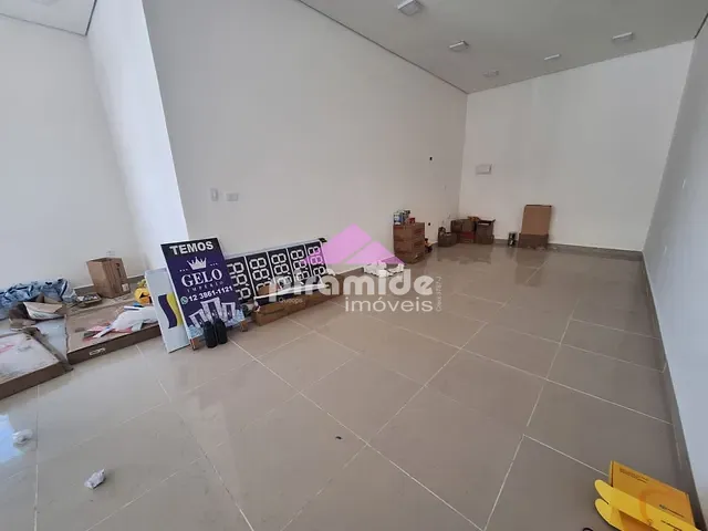 Sala com 112m², para alugar, no bairro Centro em Caraguatatuba
