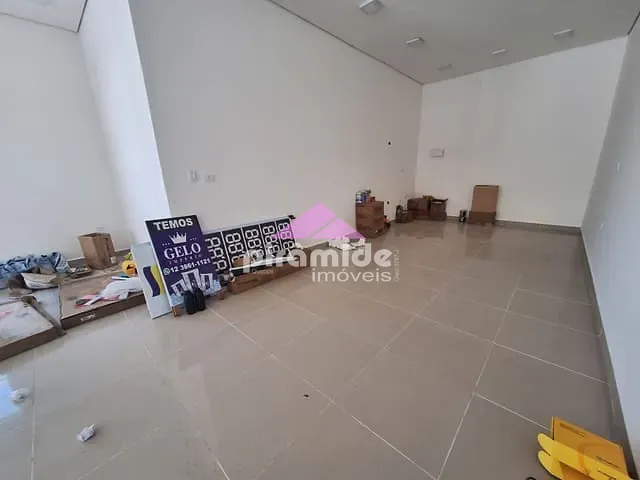 Sala com 112m², para alugar, no bairro Centro em Caraguatatuba
