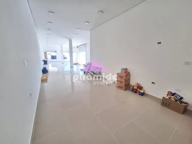 Sala com 112m², para alugar, no bairro Centro em Caraguatatuba
